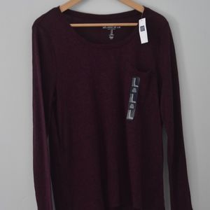 GAP maroon t shirt
